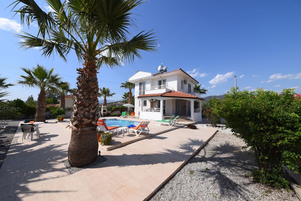 One of the largest private gardens in the area — sun all day long.