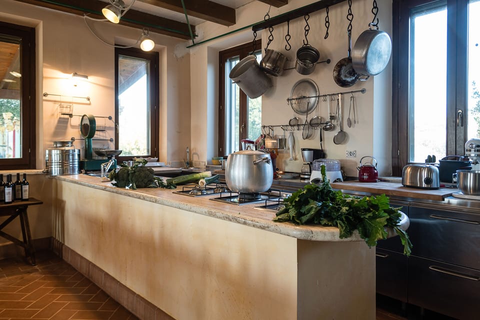 the fully equipped kitchen 