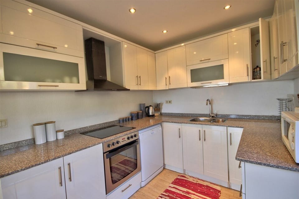 Main Kitchen Area 