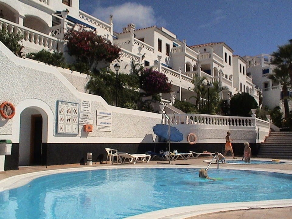 Lower pool  and children's pool 
