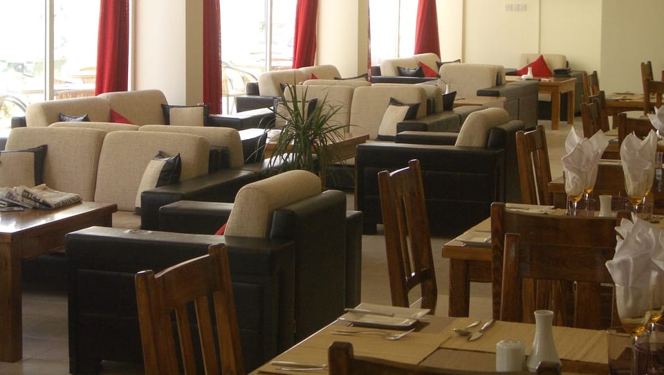 The Superb On-site Restaurant-Bar-Coffee Shop with Free Wifi