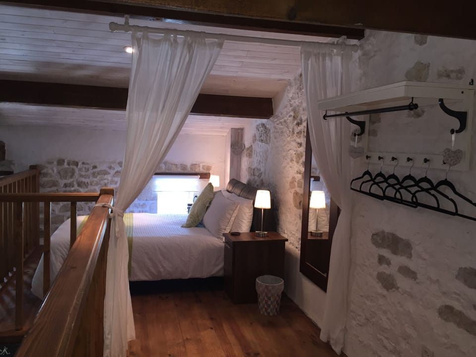 Double on open mezzanine