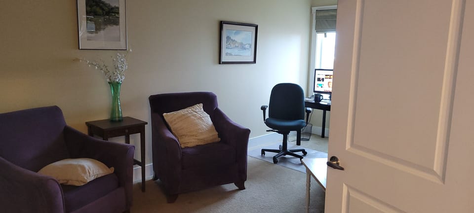Office (2nd bedroom)