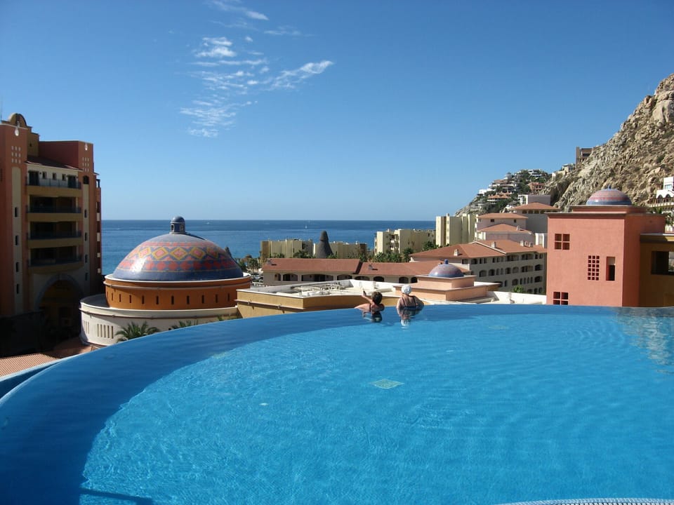 Ridge infinity pool looking towards the Pacific Ocean