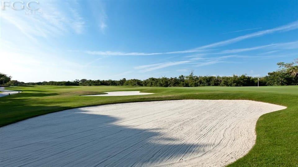 Championship 18 hole golf course, sports member