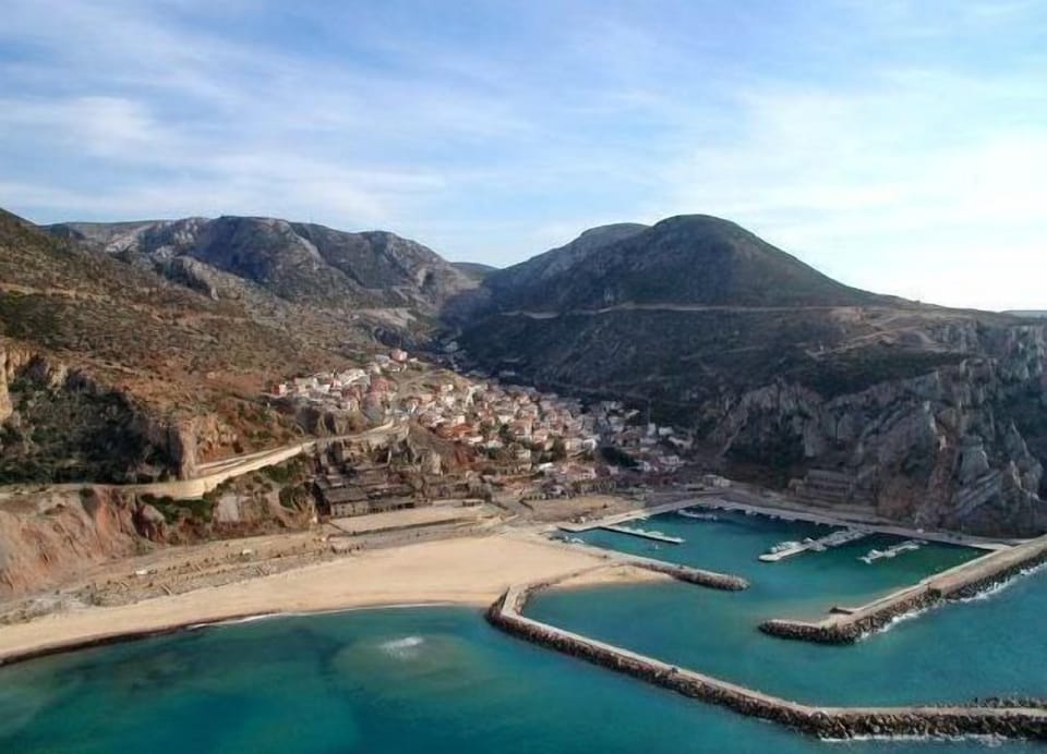 Buggerru harbour 10 mins by car