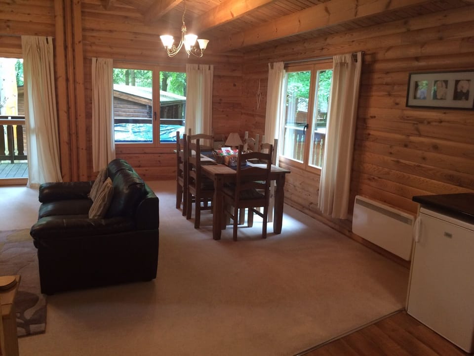 Dining table and 6 chairs