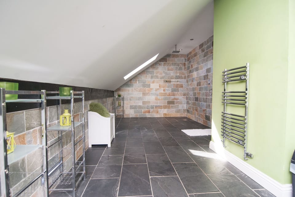 Modern Bathroom with Shower & Jacuzzi Bath