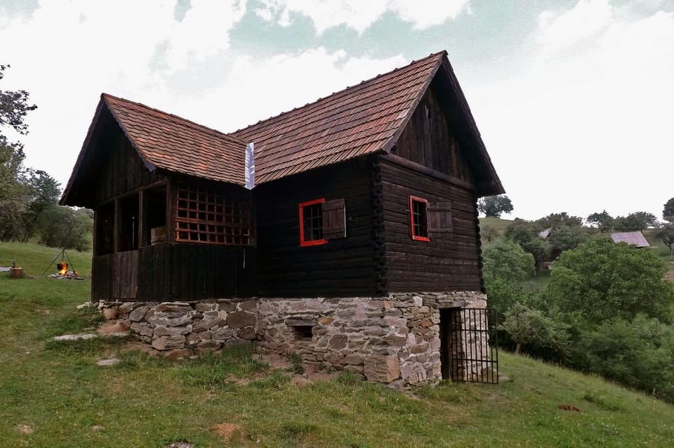 • Cozo Fantu • Carpathian lodge Romania • more photos: www.casa-vale.net