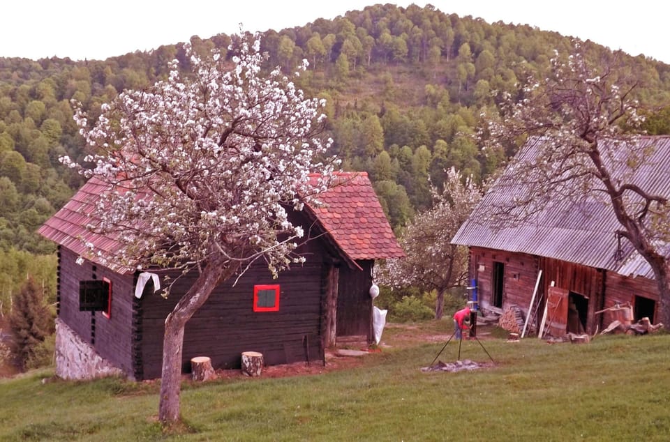 • Cozo Fantu • Carpathian mountain chalet Transylvania • more: www.casa-vale.net