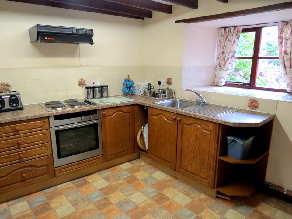 Well equipped kitchen