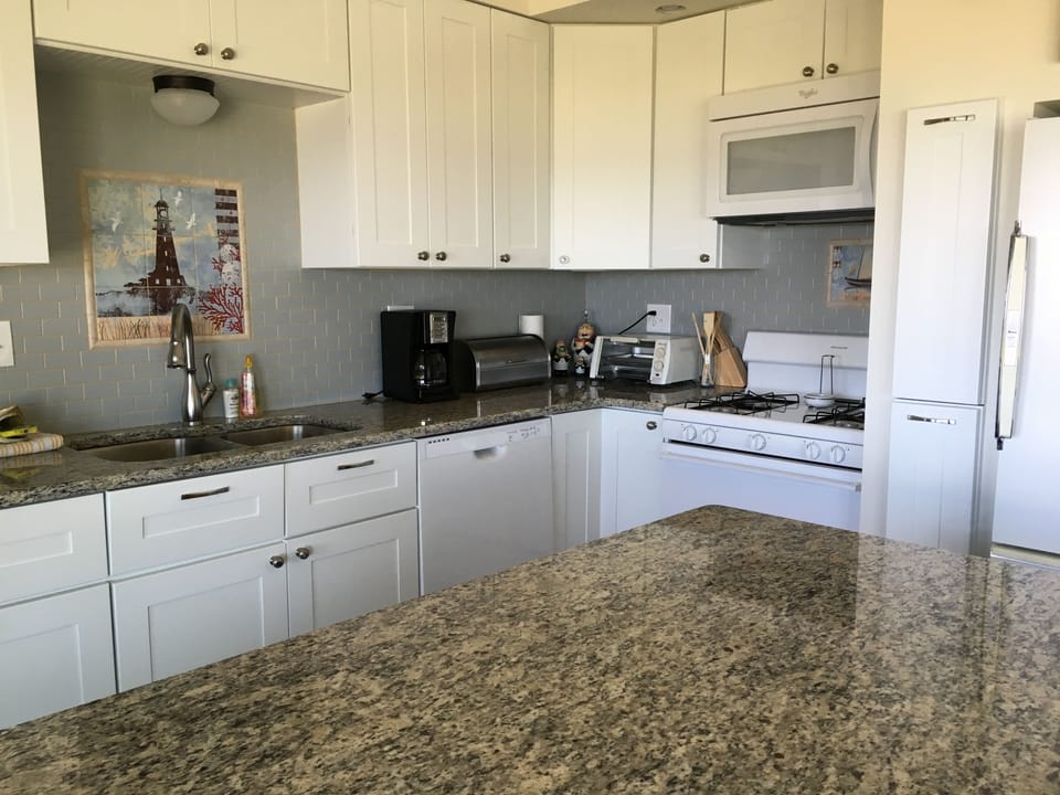 The kitchen is well stocked for chefs and bakers.