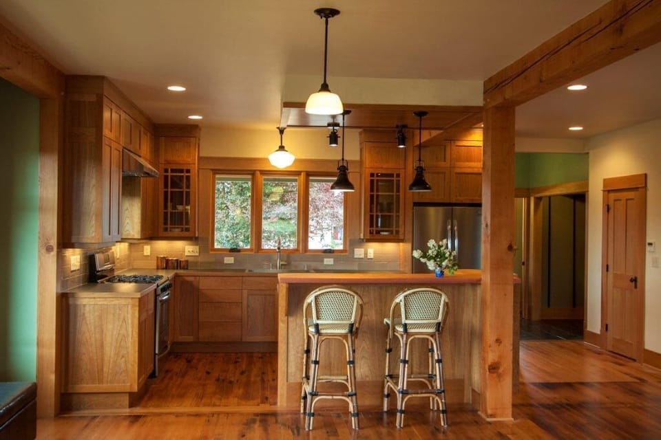 Kitchen with island