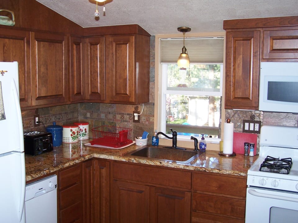 Updated and well-stocked kitchen