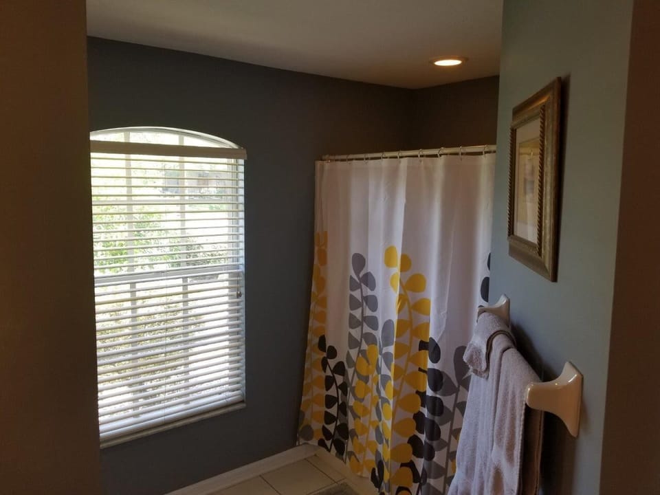 Master Bath / Walk - In Shower
