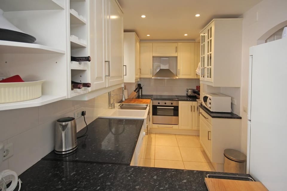 Extra picture of the kitchen