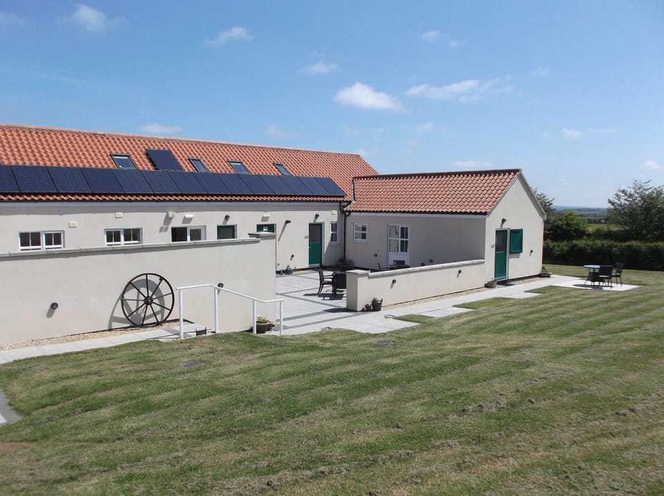 Courtyard and grounds at Greetham Retreat