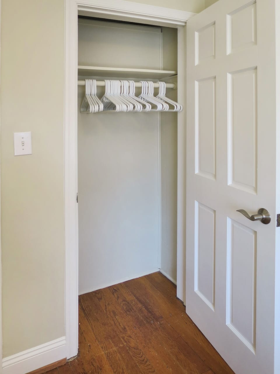 Twin Bedroom Closet