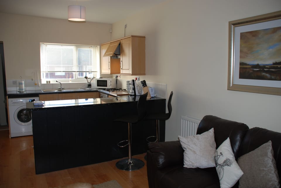 American style kitchen with breakfast bar