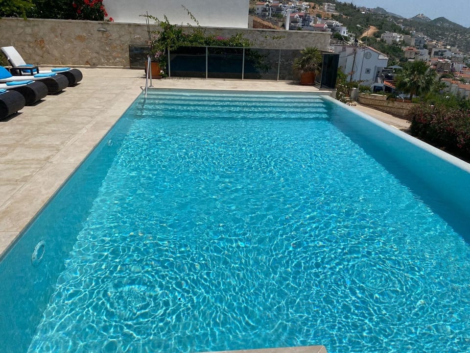 Infinity pool