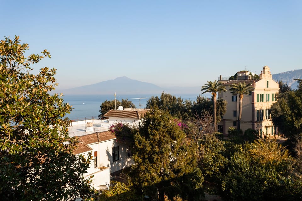 Apartment located in private residential park; central Sorrento.