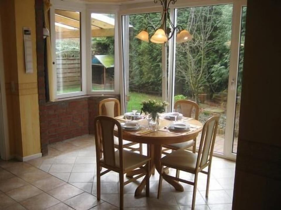 Dining area. Picture 2