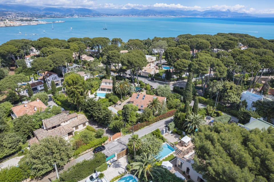 Aerial view of house and sea