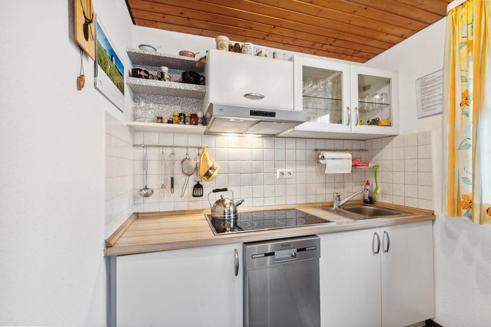 Cooking area. Fully equipped kitchen