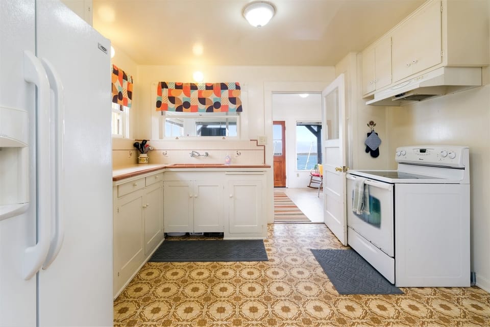 The kitchen does not include a dishwasher