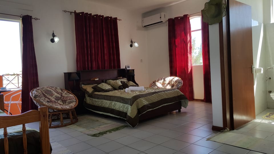 Same bedroom with a different shot with ensuite