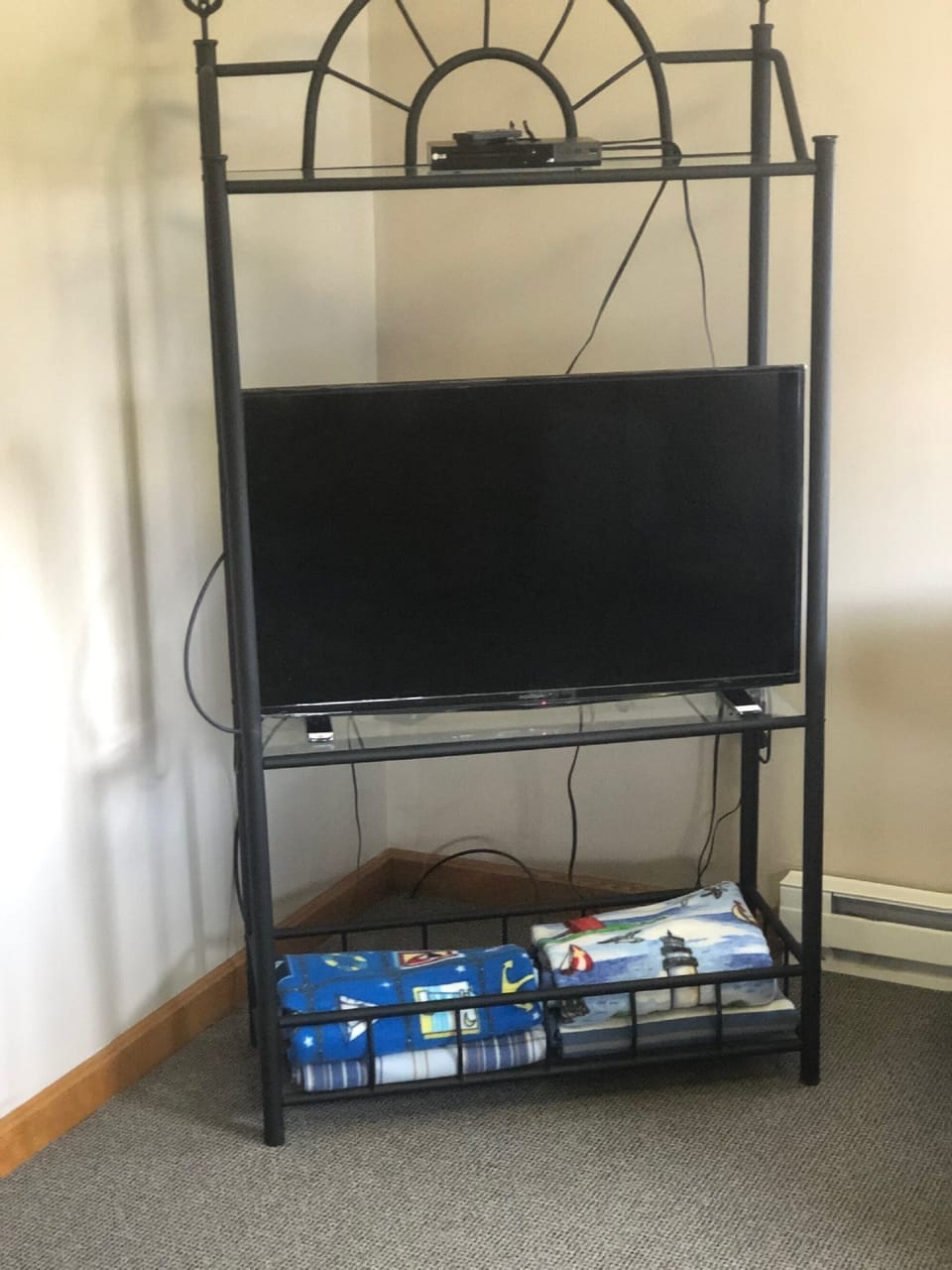 TV/cable/internet..