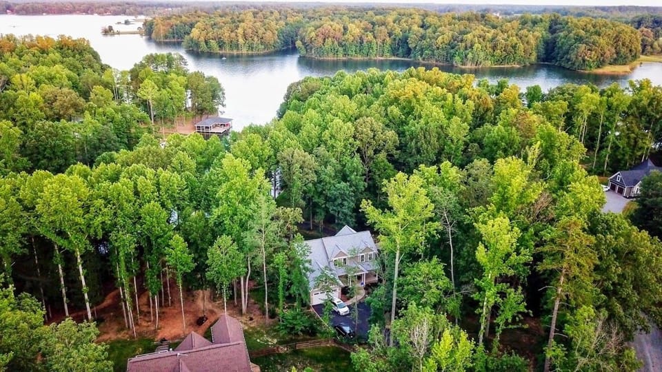 Drone photo of LakeShore Villa