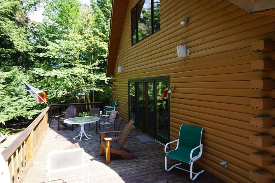 Large Deck, Lake Views
