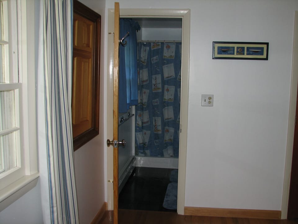 Entrance to Master Bedroom Bath