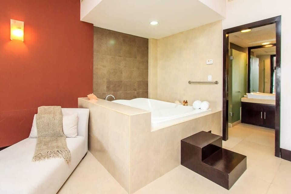 A whirlpool bath right inside the room!