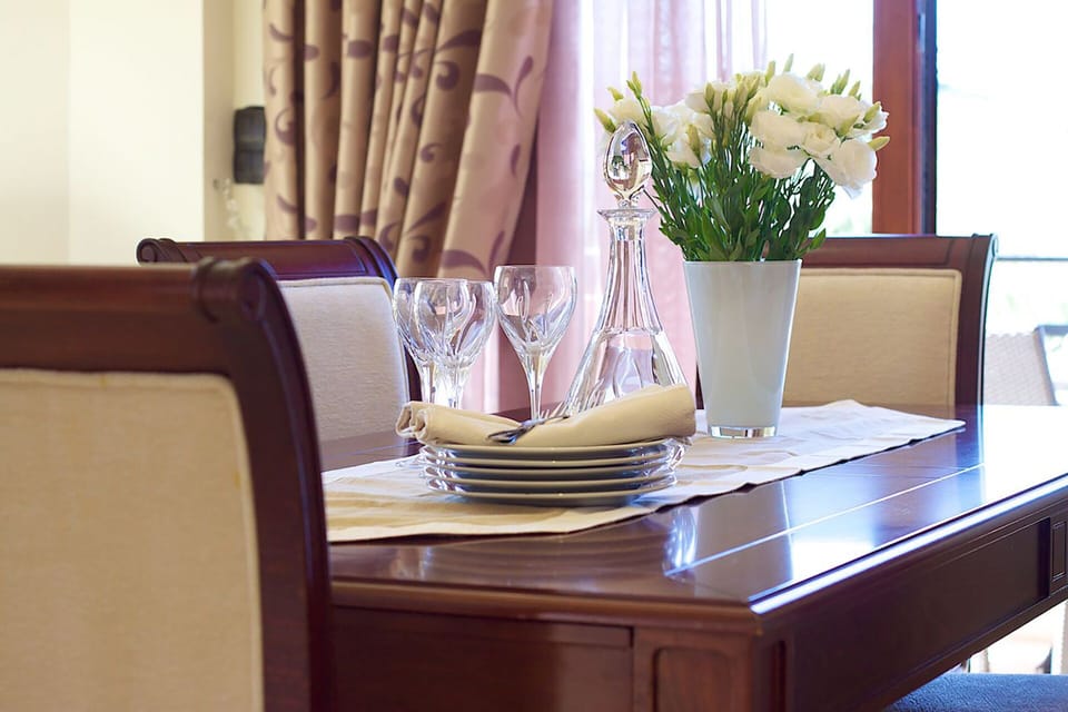 Details of the dining room!