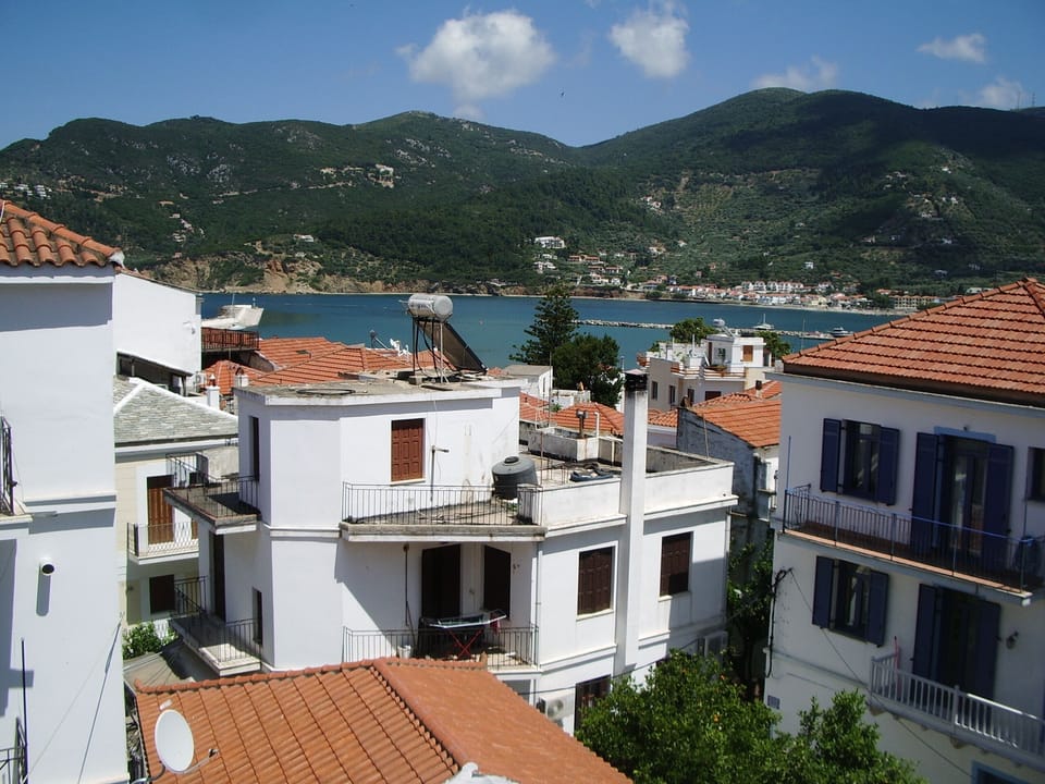 2nd floor: view from the center of the balcony (skopelos port)