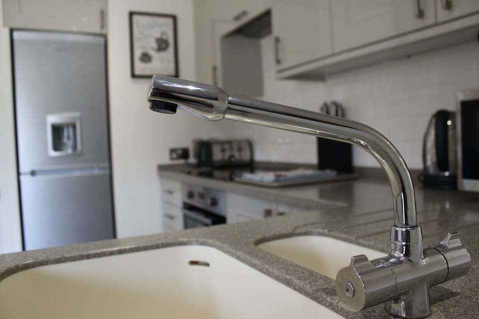 Kitchen with all appliances and washing machine