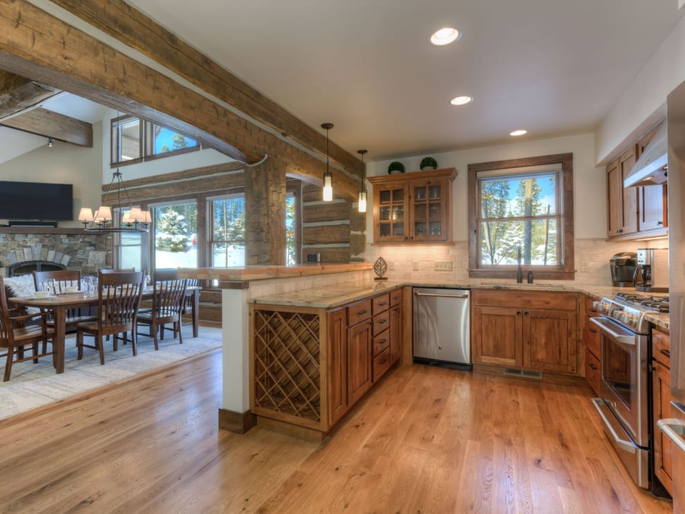Powder Ridge Oglala 15, Kitchen, 2