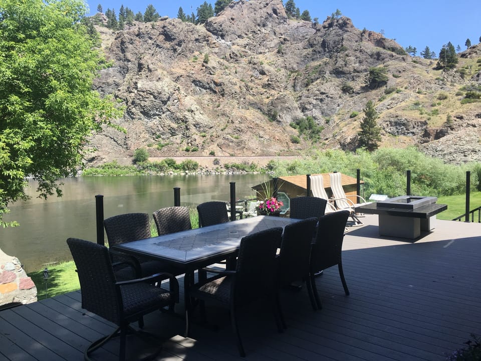 Cabin Deck - Table - Fire Pit  MISSOURI RIVER