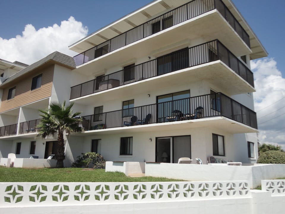 2nd Floor Wrap-Around Balcony