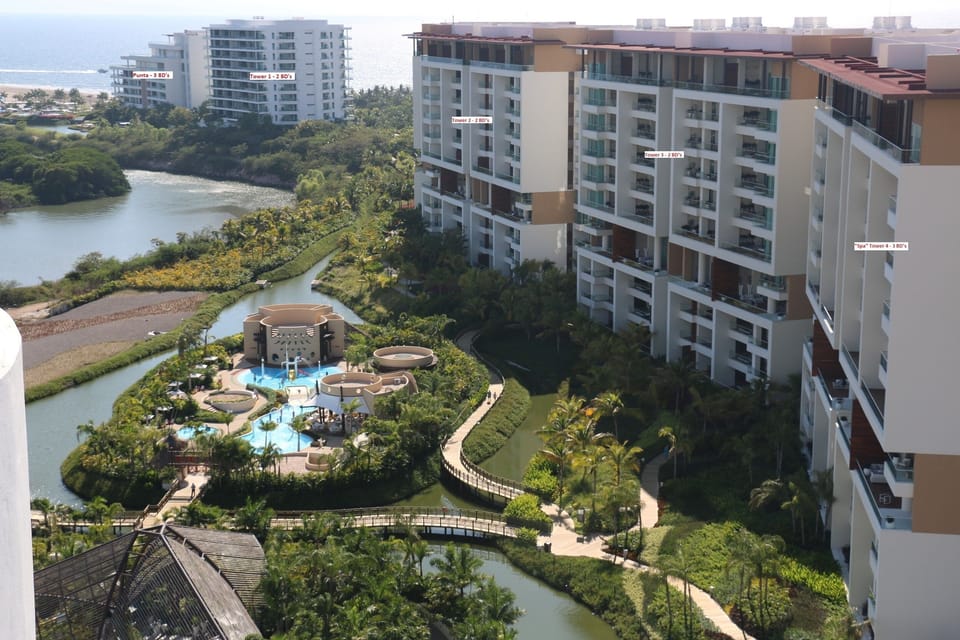 Arrangement of the Grand Luxxe towers facing east against the Ameca River