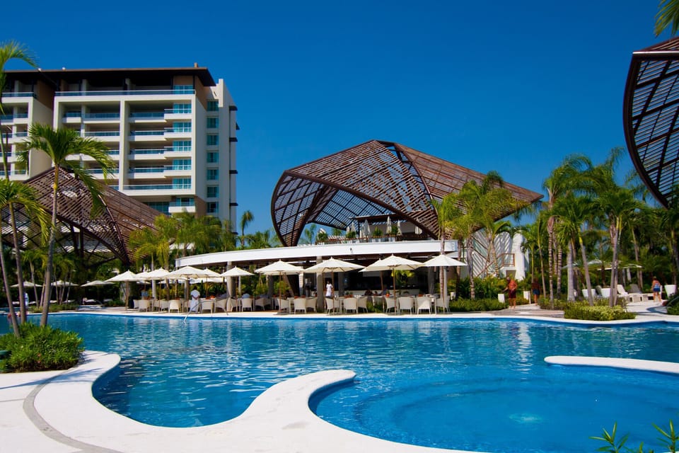 Pool, whirlpools,  and restaurant next to the "Spa" tower 4