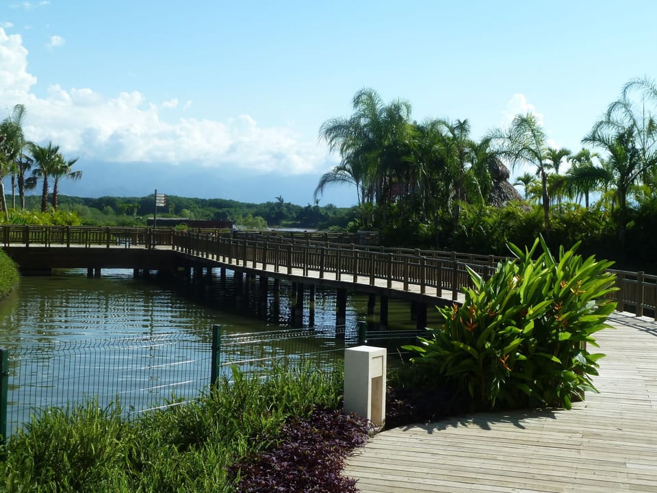 Footpath around one of many lakes