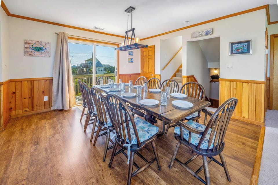 Surf or Sound Realty - 9 - Reflections - Dining Area -1