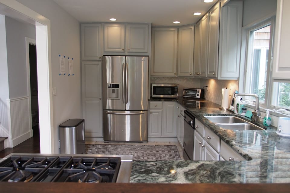 kitchen in tip-top shape. bosch and wolf appliances