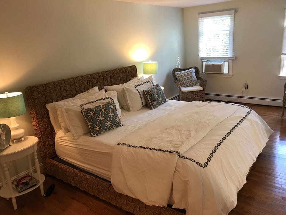 Guest bedroom King 