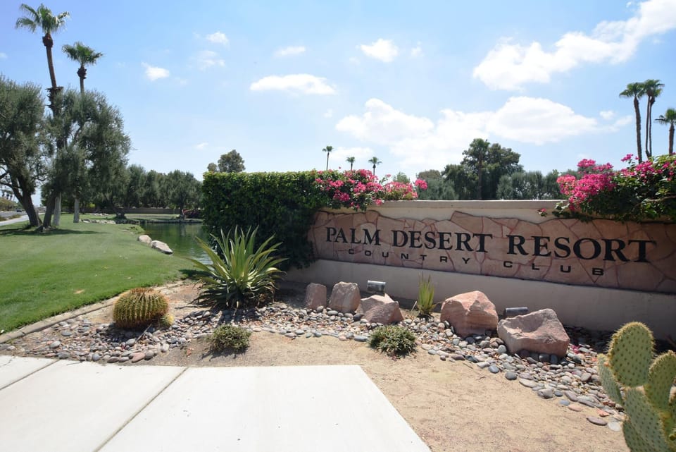 Entry off County Club Drive