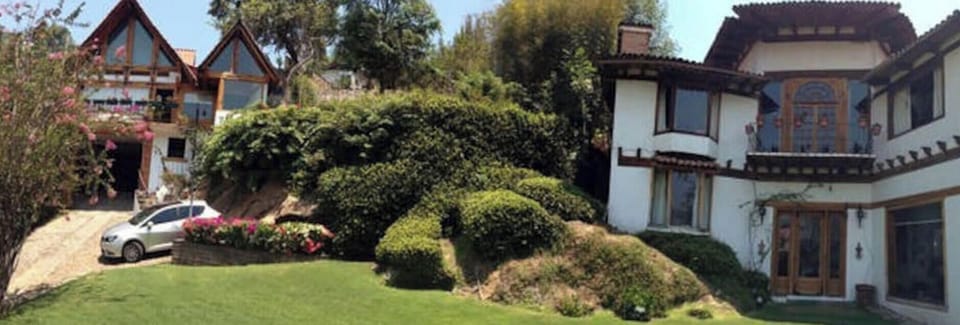 Vista frontal con ambas casas