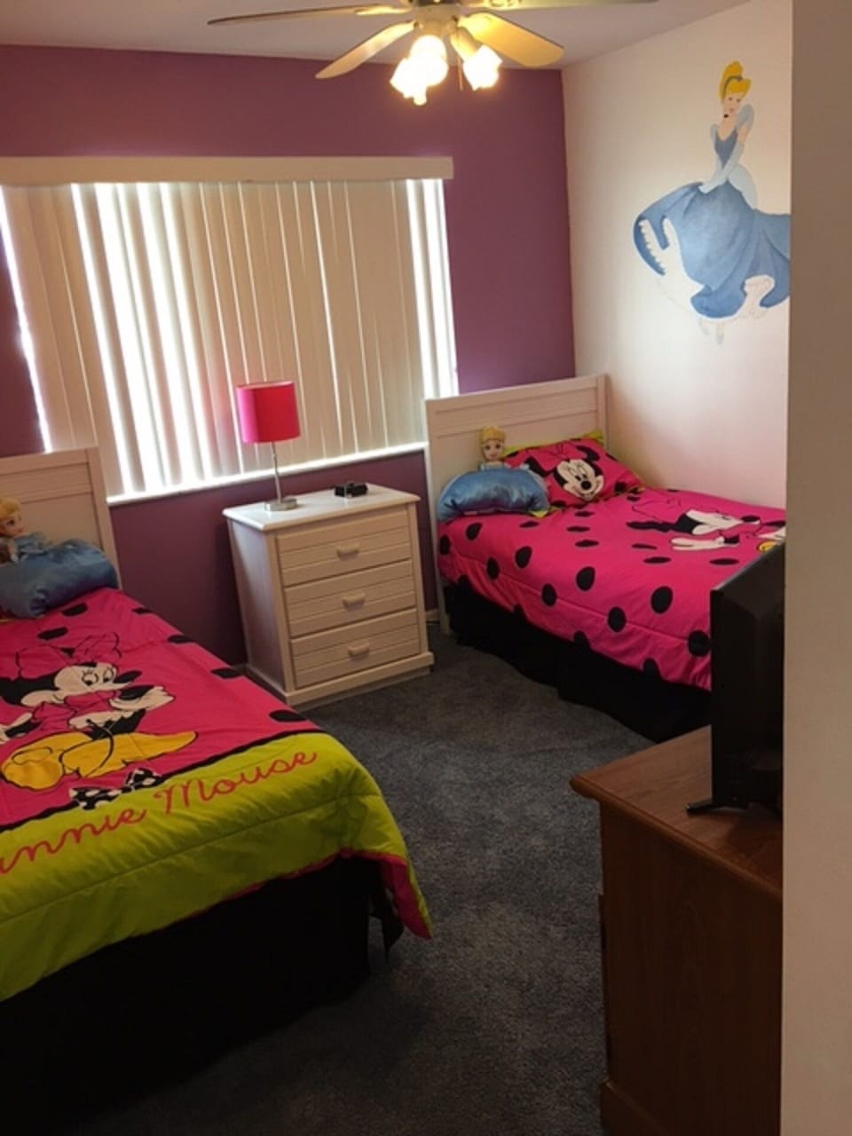 Princess Minnie twin room